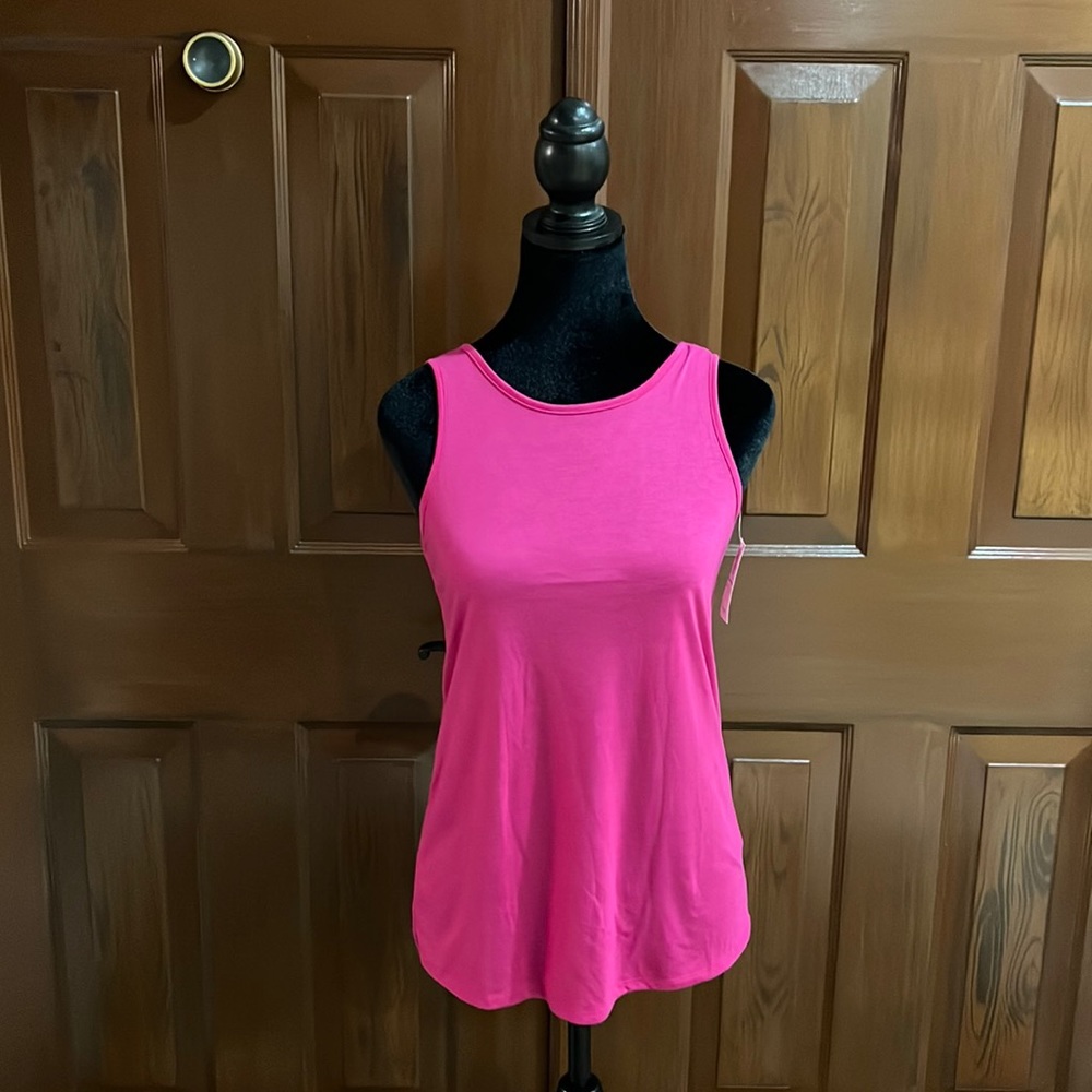 NWT women’s Old Navy, extra small, dark pink tank top